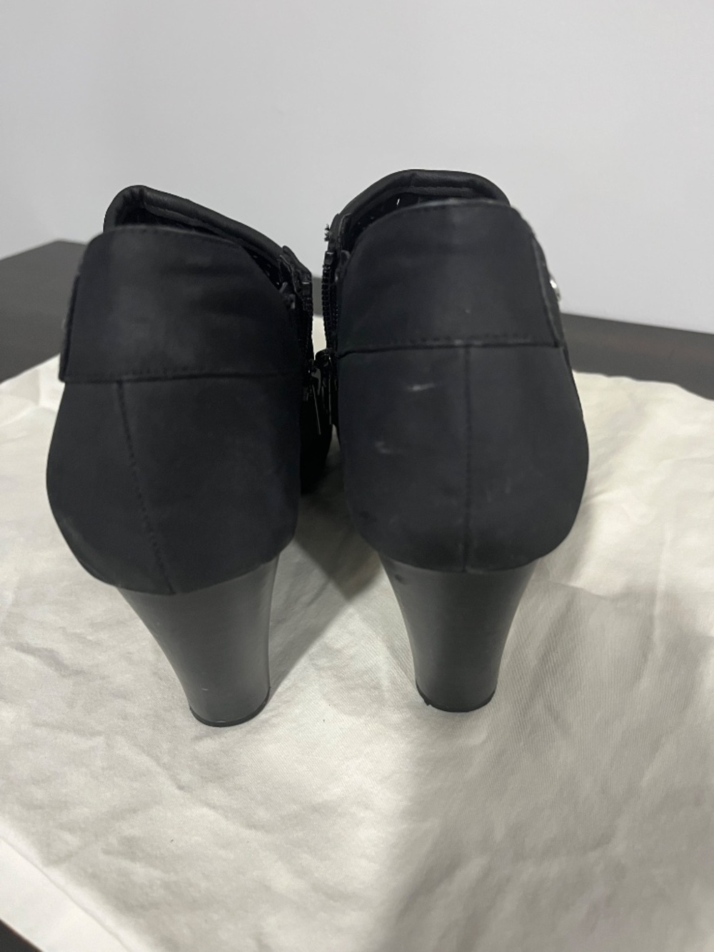Open toe booties - Picture 3 of 3
